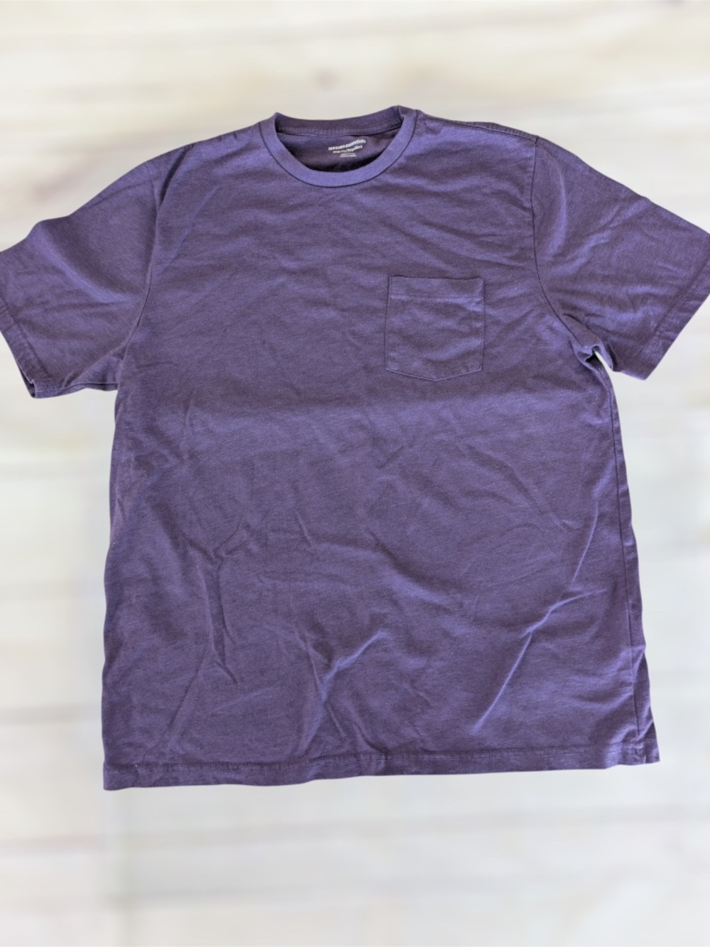Amazon Essentials Regular Men's Pocket Tee Size Medium Purple T-shirt Cotton